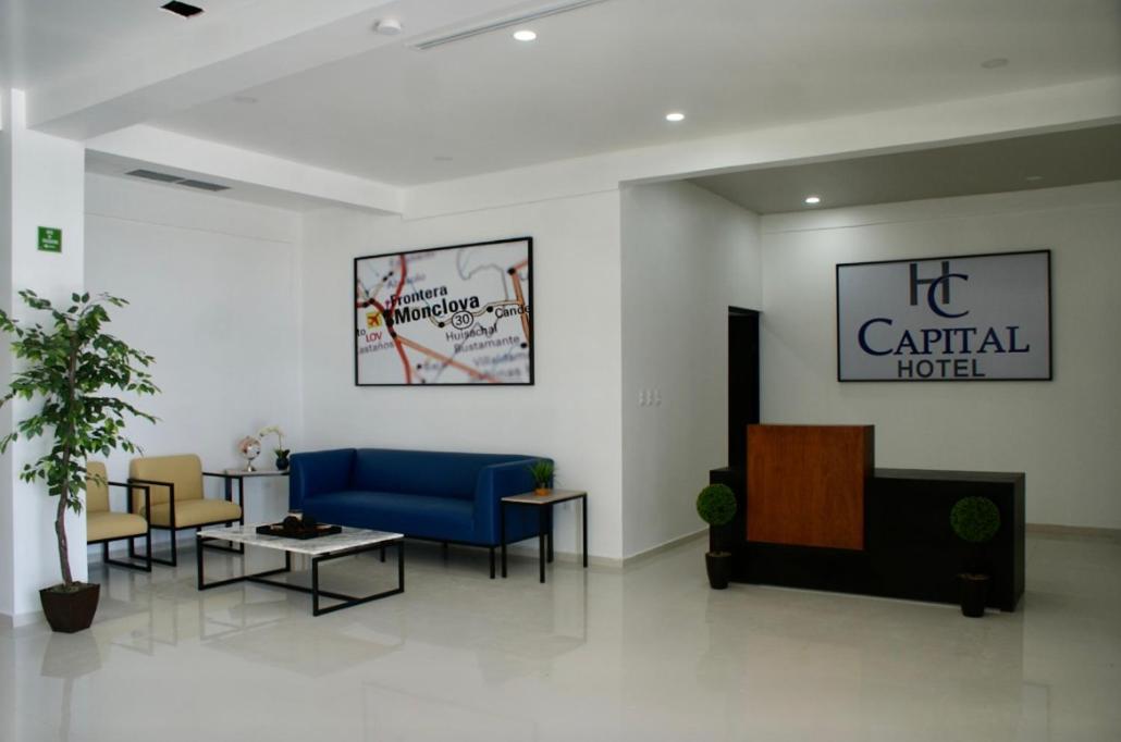 Hotel Capital Frontera 蒙克洛瓦 外观 照片