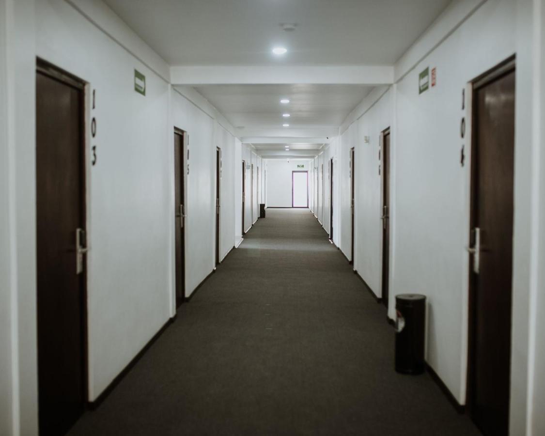 Hotel Capital Frontera 蒙克洛瓦 外观 照片